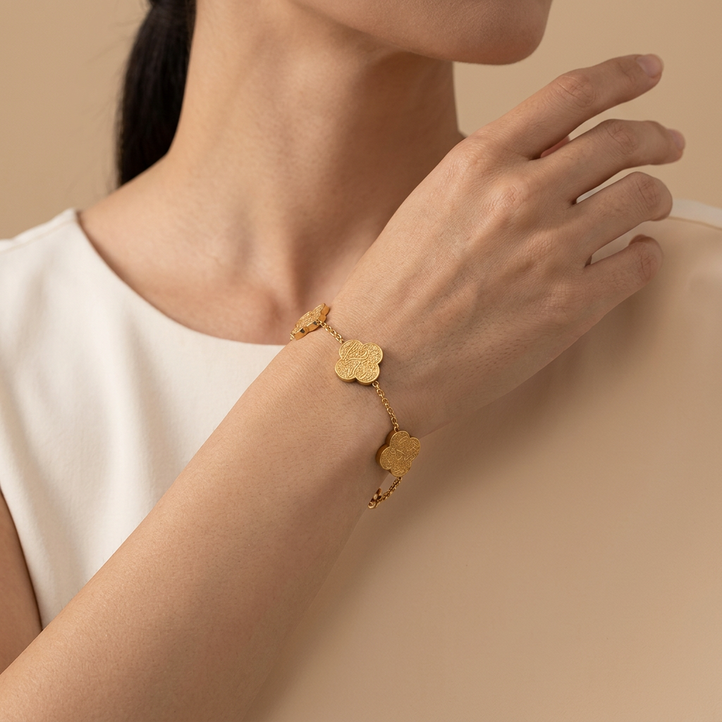 Arabic Quatrefoil Trio Necklace